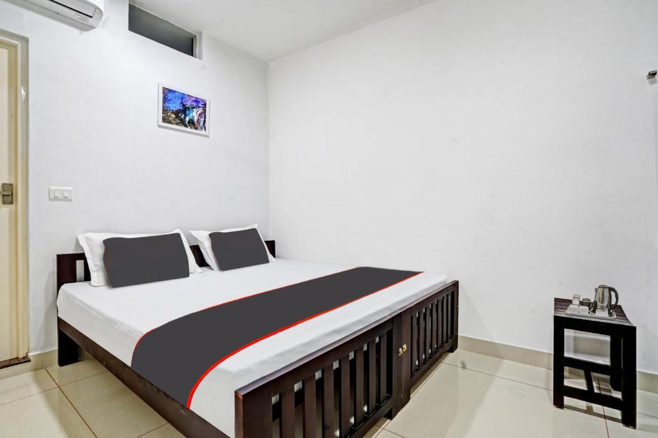 Collection O White House Pearl Hotel Kochi ภายนอก รูปภาพ