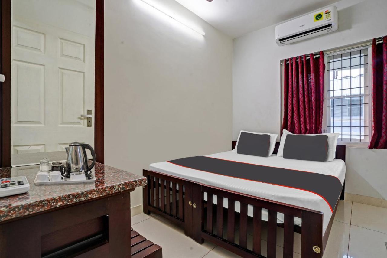 Collection O White House Pearl Hotel Kochi ภายนอก รูปภาพ