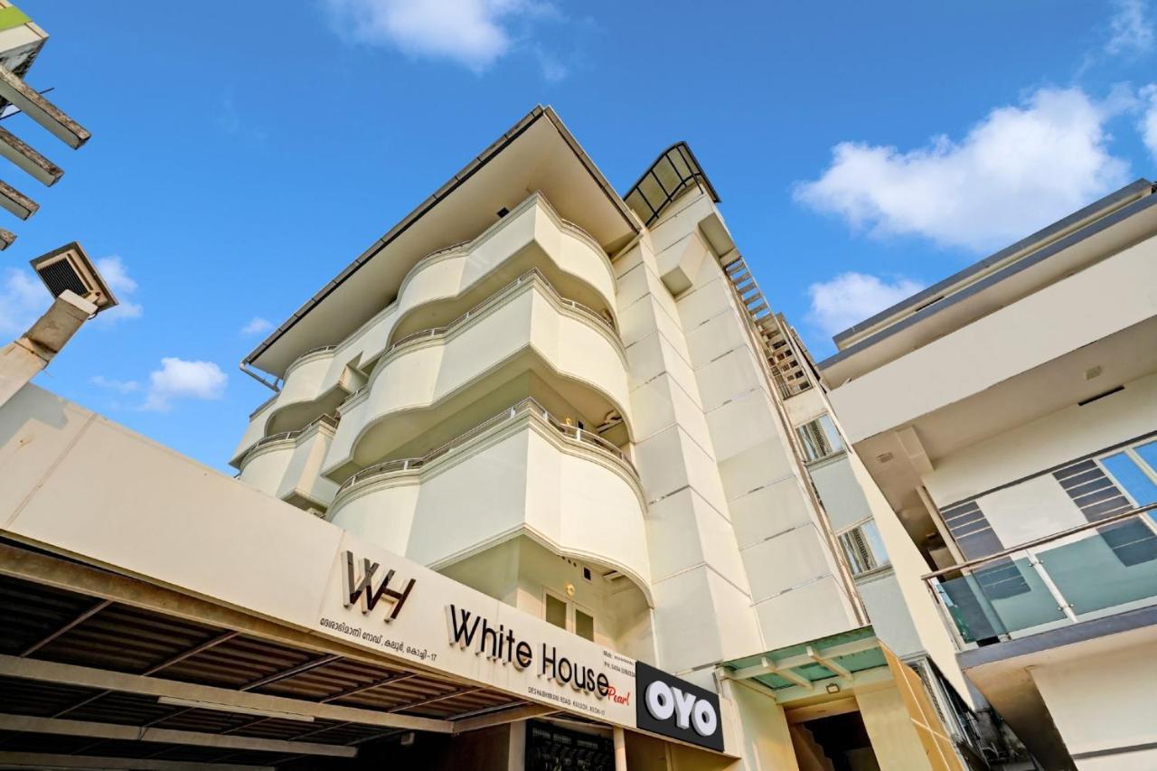Collection O White House Pearl Hotel Kochi ภายนอก รูปภาพ